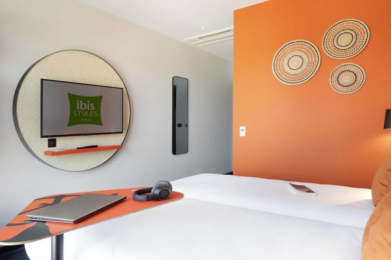Hôtel Ibis Styles Miramas Hotel