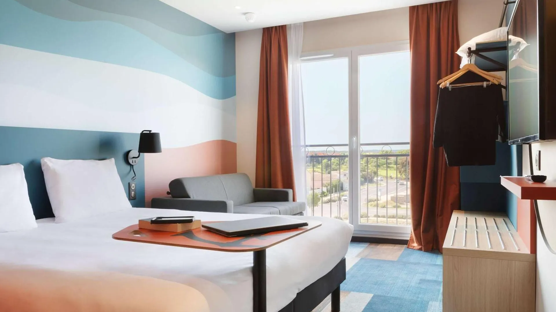 Hôtel Ibis Styles Miramas 3*,  France