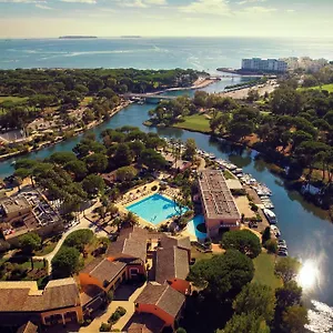Pierre & Les Rives De Cannes Vakantiepark
